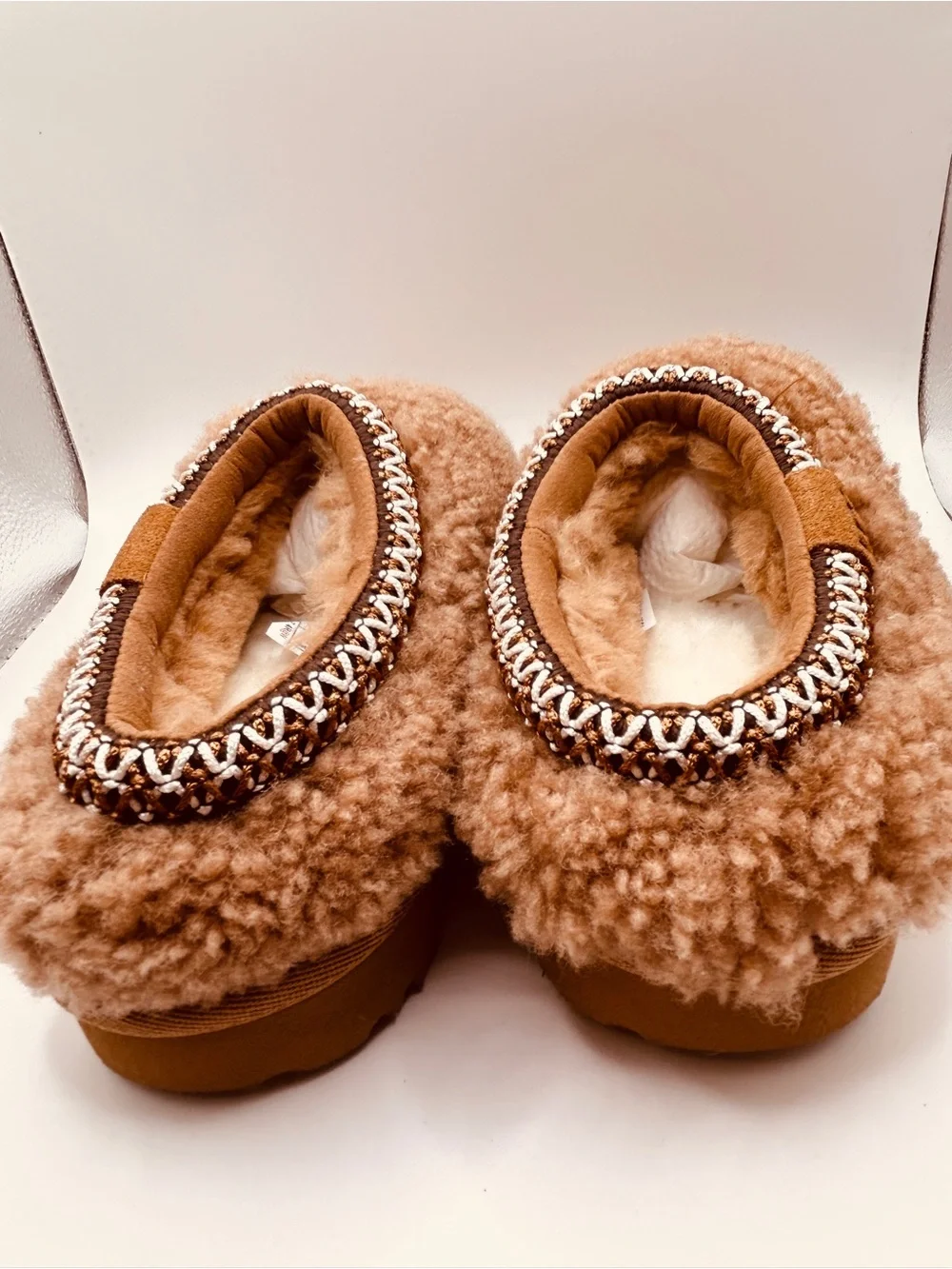 Uggs Cozy Maxi curly Tasman Plush - Chestnut size Kids 11 NWT